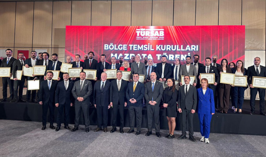 - TÜRSAB Yönetim Kurulu Başkanı Firuz Bağlıkaya:
- "Daha önceki seçimlerde