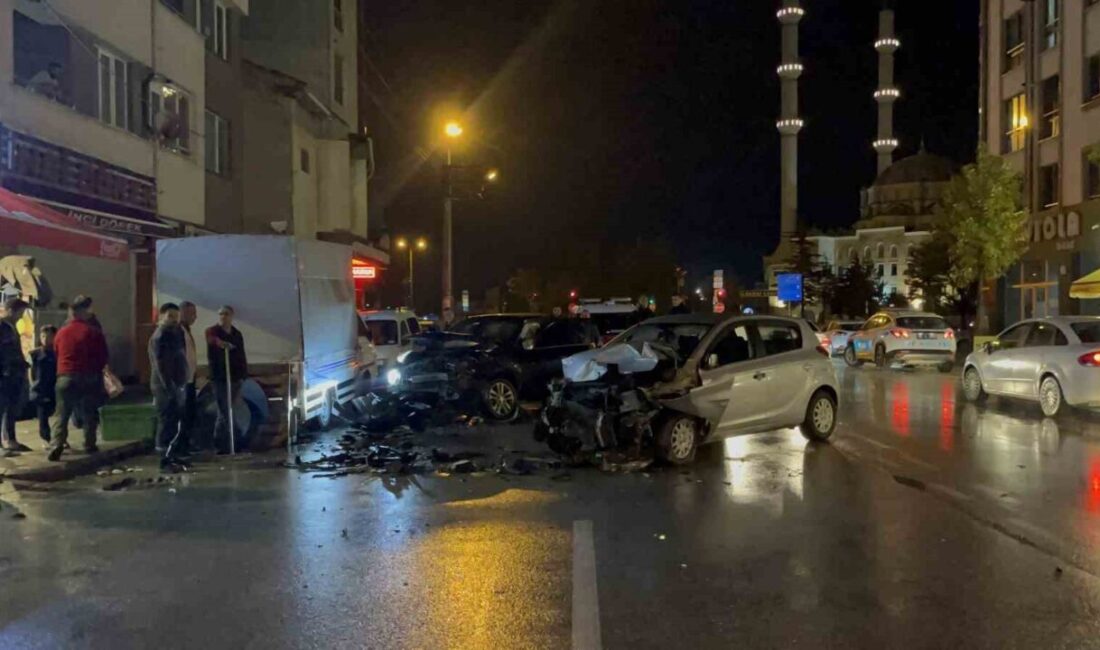 Eskişehir’de önce park halindeki 3 araca çarpıp daha sonra ters