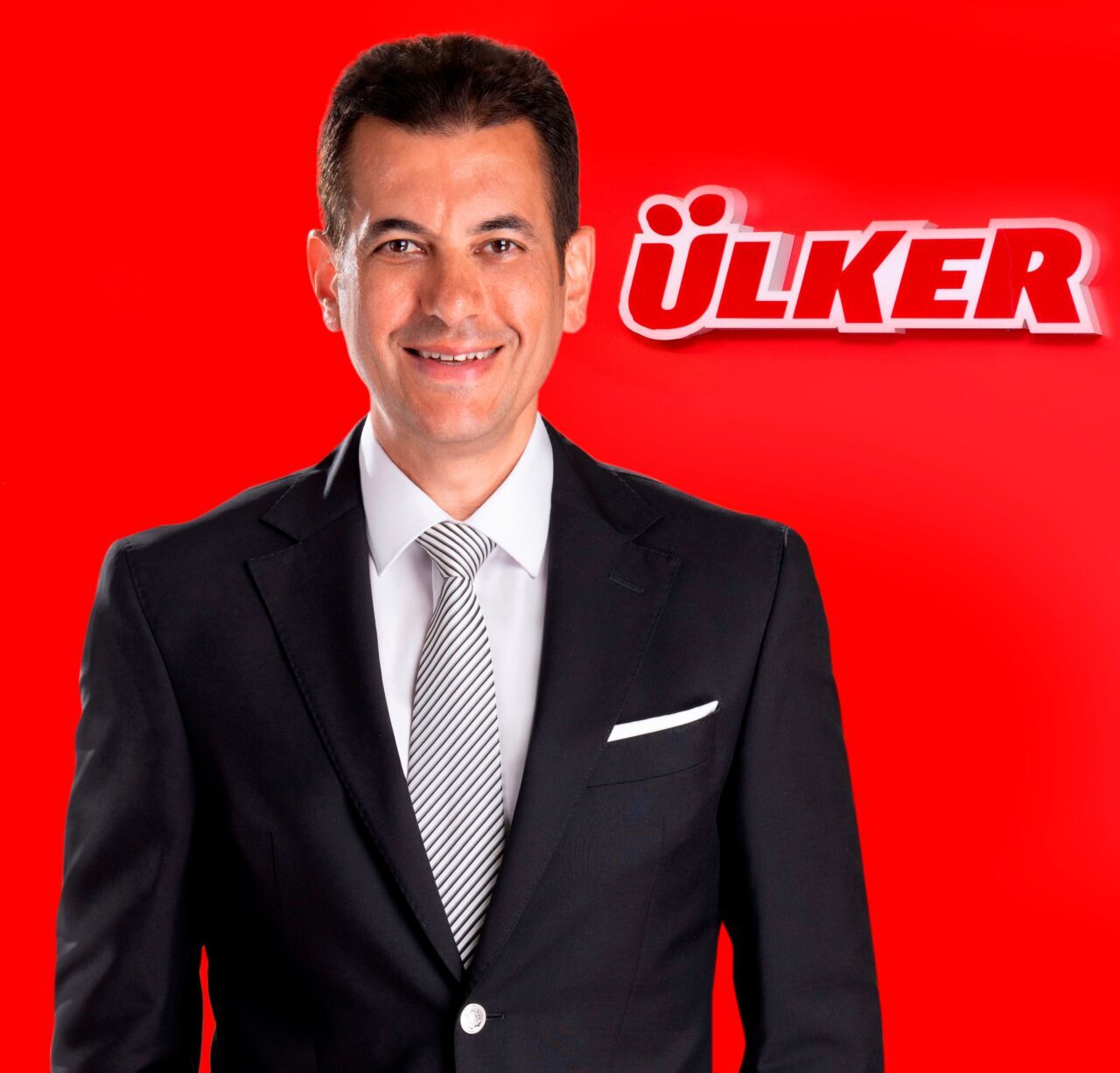 - Ülker CEO'su Özgür Kölükfakı:
- "Sürdürülebilirlik çalışmalarımızla gıda sektöründe lider