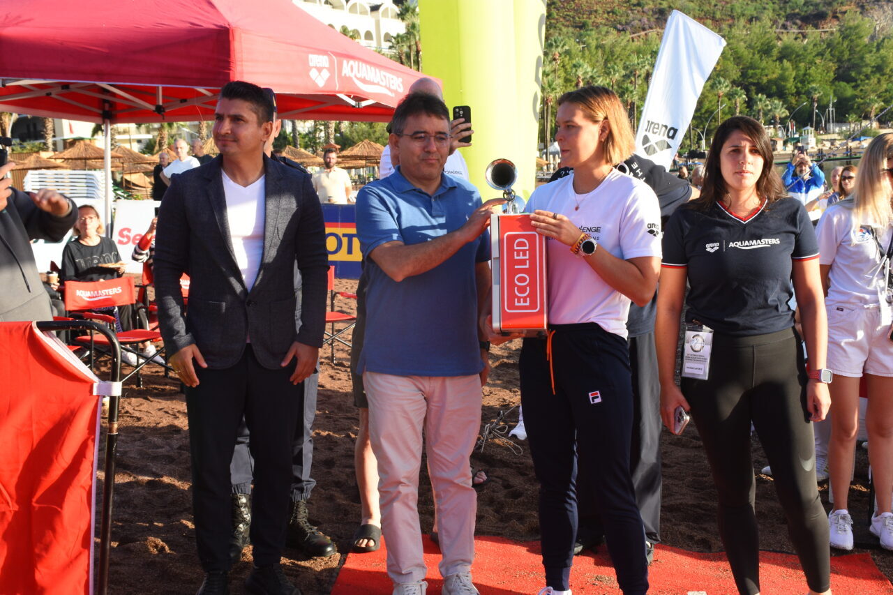 - AquaChallenge Yönetim Kurulu Başkanı Selçuk Demirel:
"Açık su yüzme sporuna