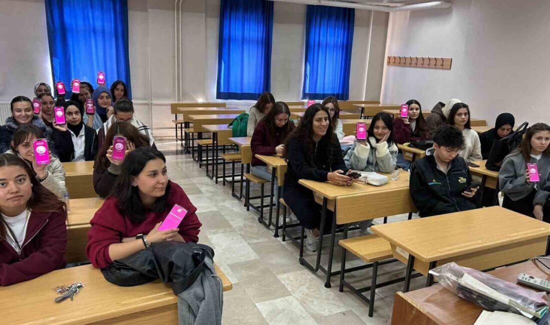 Afyonkarahisar’da polis ekipleri üniversite öğrencilerine yönelik kadına şiddetle mücadele konusunda