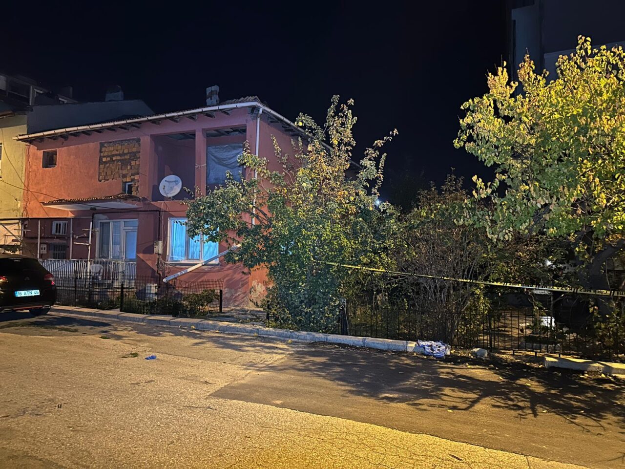 UŞAK (AA) – Uşak'ta birlikte yaşadığı babası ve babaannesi ile