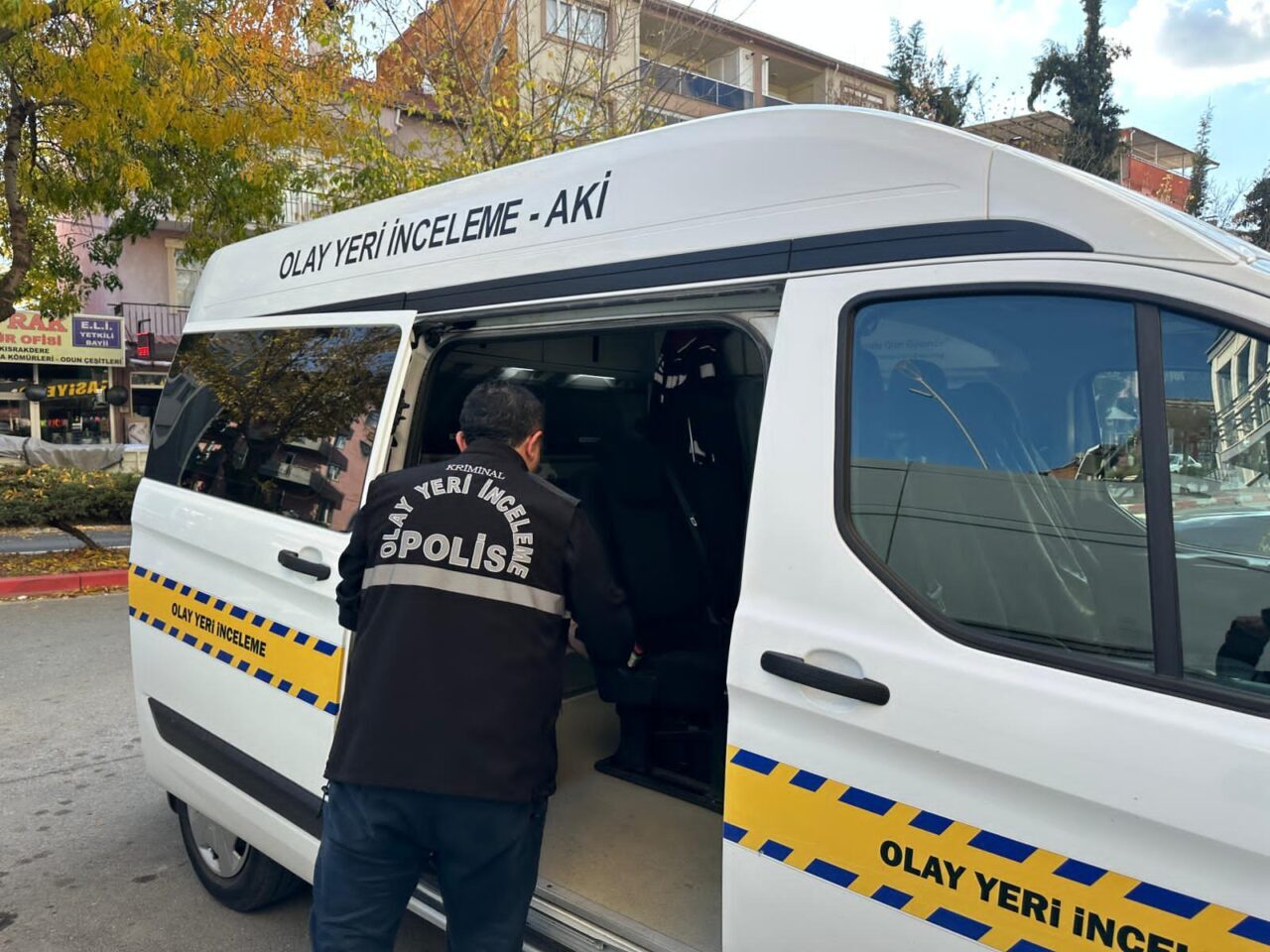 UŞAK (AA) – Uşak'ta gençler arasında çıkan bıçaklı kavgada bir