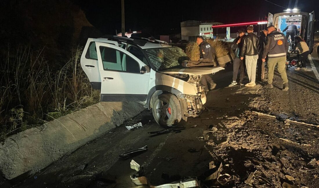 UŞAK (AA) – Uşak'ın Eşme ilçesinde, cip ile otomobilin çarpışması