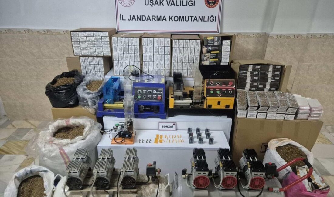 - Adreste yapılan aramada, 3 elektronik tütün sarma makinesi, 2