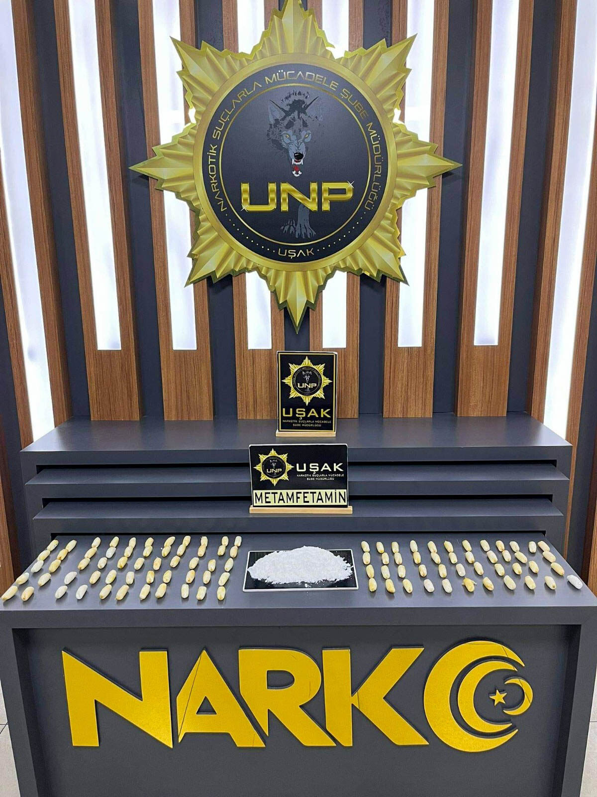 UŞAK (AA) – Uşak'ta midelerinde toplam 1 kilo 516 gram