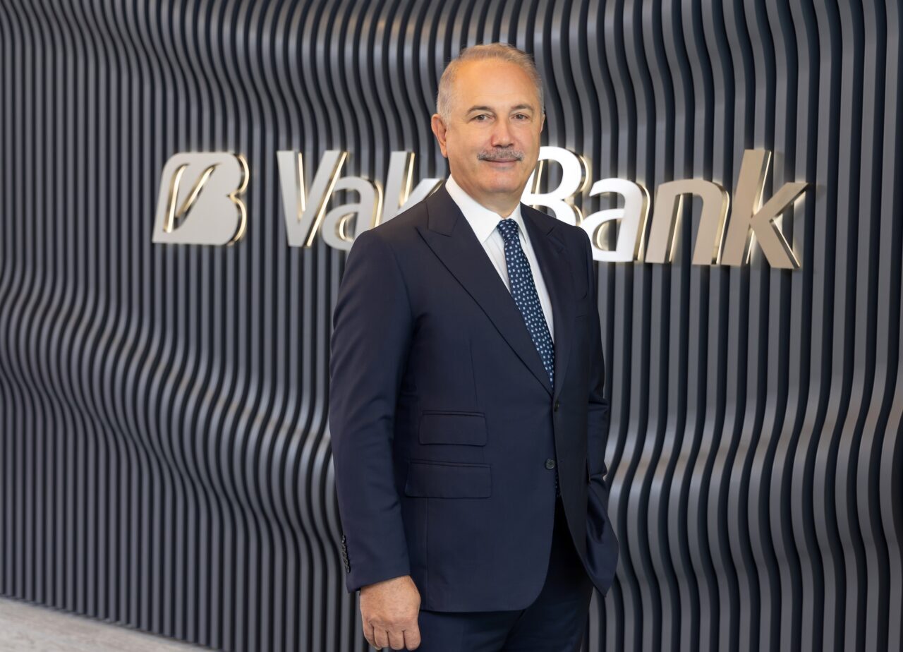 - VakıfBank Genel Müdürü Abdi Serdar Üstünsalih:
- "DPR programımızı, kurumsal,