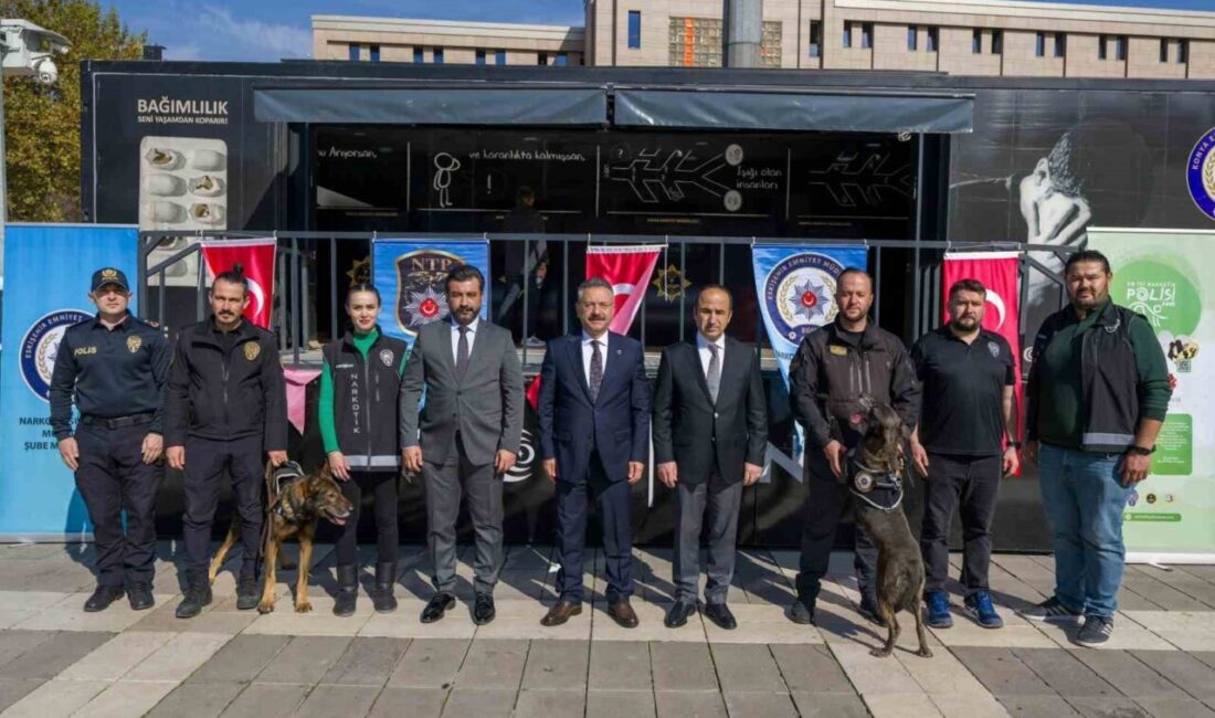 Eskişehir Valisi Hüseyin Aksoy, vatandaşları bilgilendirmek için gelen Narko Tırı’na
