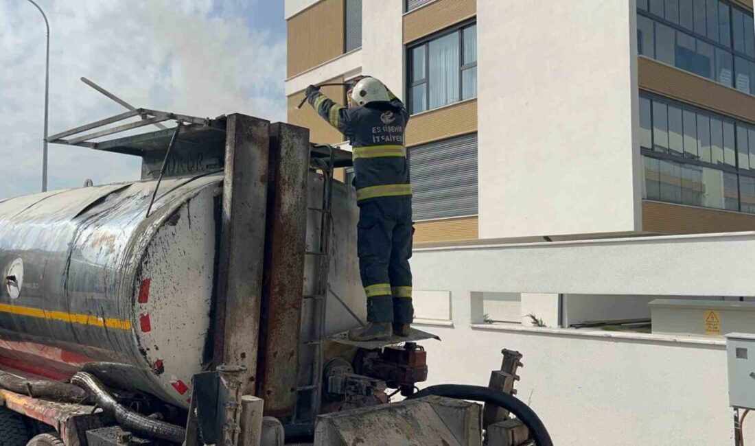 Eskişehir’de zift tankerinde çıkan yangın itfaiyenin müdahalesiyle kısa sürede kontrol