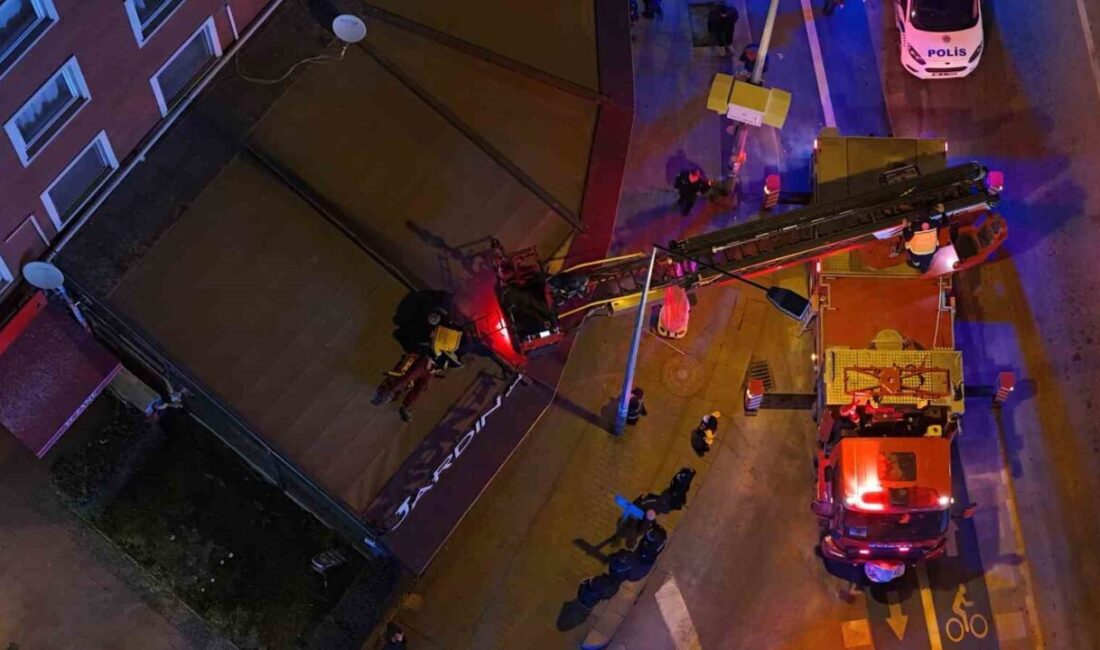 Eskişehir’de 8 katlı bir apartın 2’nci katından binanın altındaki kafenin