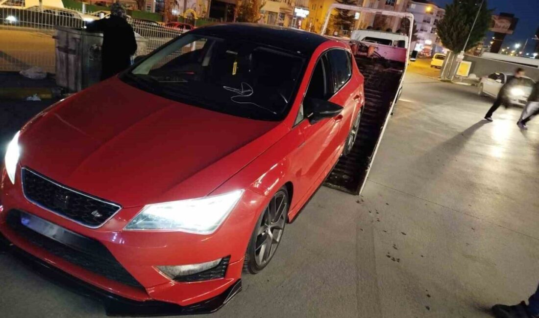 Eskişehir’de abartı egzozlu otomobille drift atan ve daha önceden ehliyetine