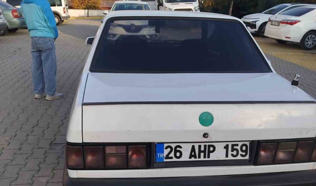 Eskişehir’de abartılı egzoz ile trafiğe çıkan şahsın kullandığı otomobili trafik