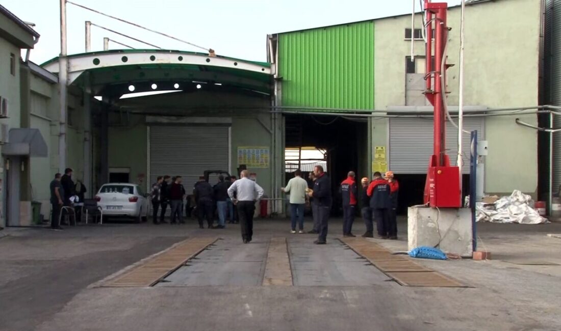 Afyonkarahisar’da bir yağ fabrikasında meydana gelen patlamada 1’i ağır 2