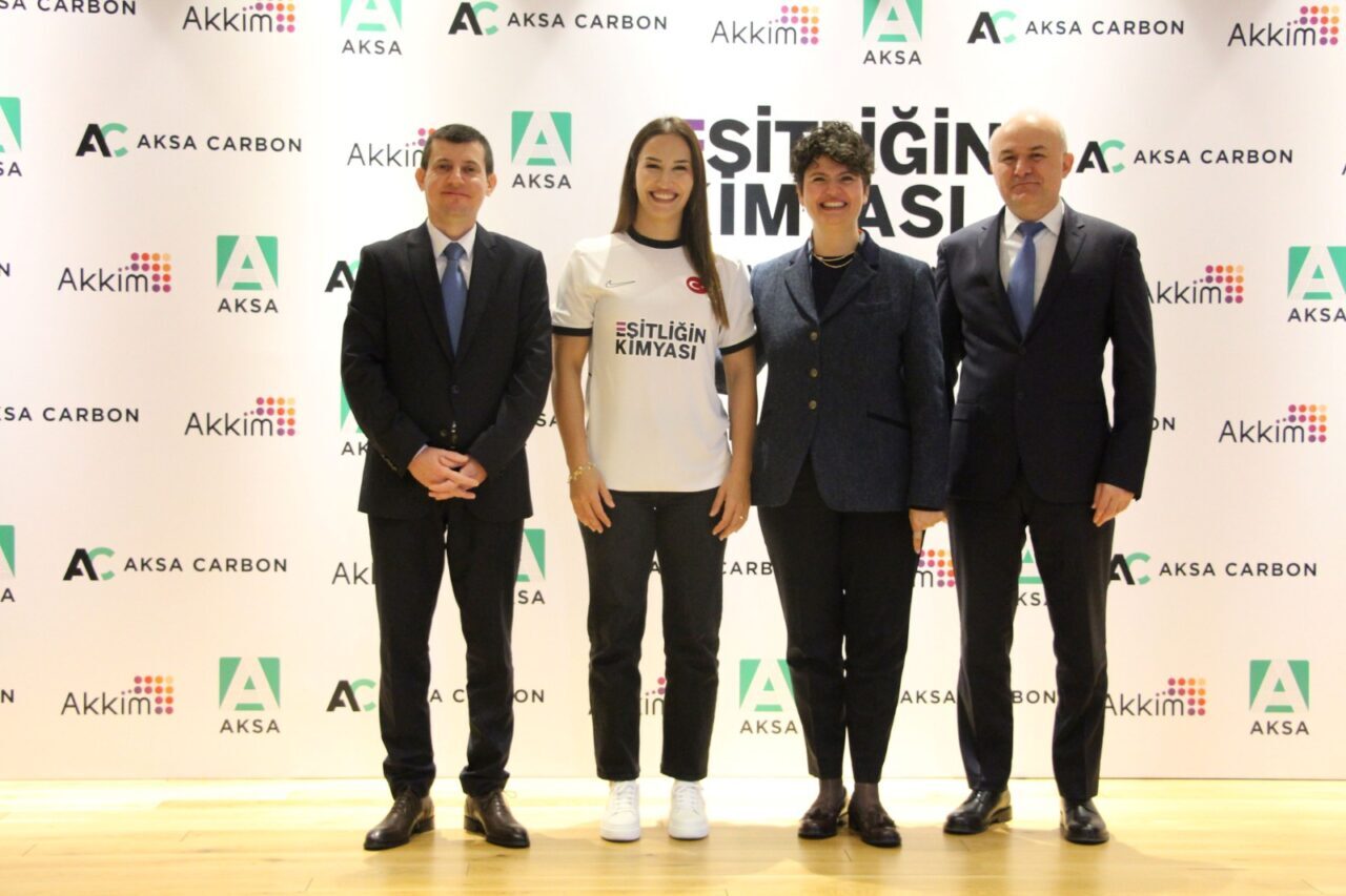 - Milli güreşçi Buse Tosun Çavuşoğlu:
- "Olimpiyat yolculuğumda bu güveni