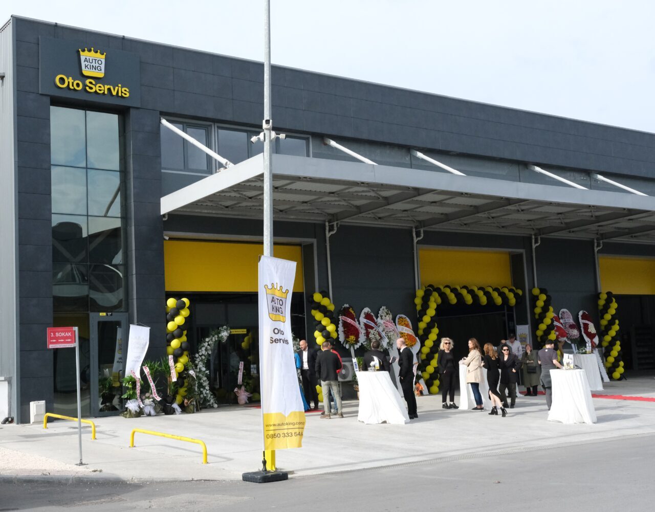 - Auto King Oto Servis CEO'su Serkan Süer:
- "Sakarya bayimizin,
