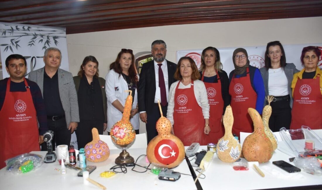 AYDIN (AA) – Aydın'da, Aile ve Sosyal Hizmetler Bakanlığının "Sanata