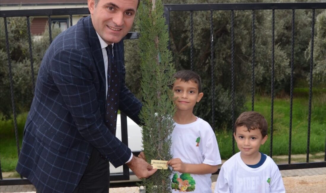 İZMİR (AA) – Bayındır ilçesinde, 11 Kasım Milli Ağaçlandırma Günü