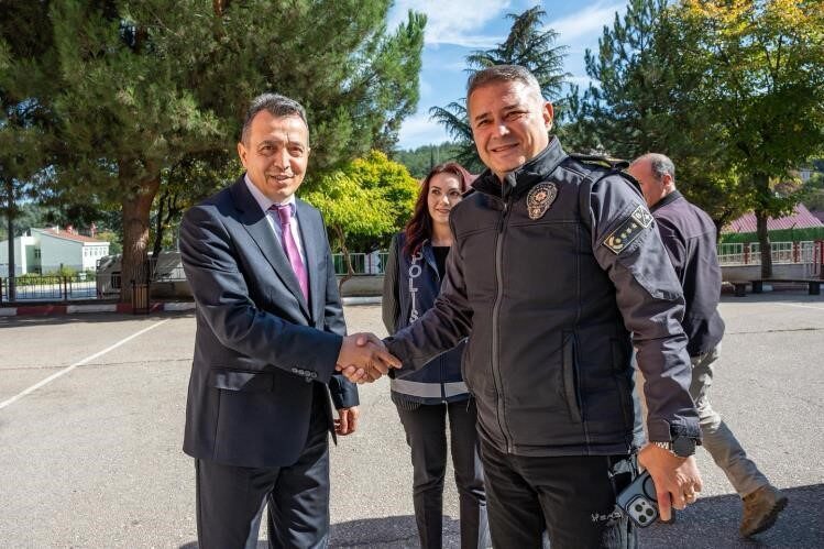 Bilecik İl Emniyet Müdürü Gökalp Şener, kentin eğitim kurumlarından Bilecik