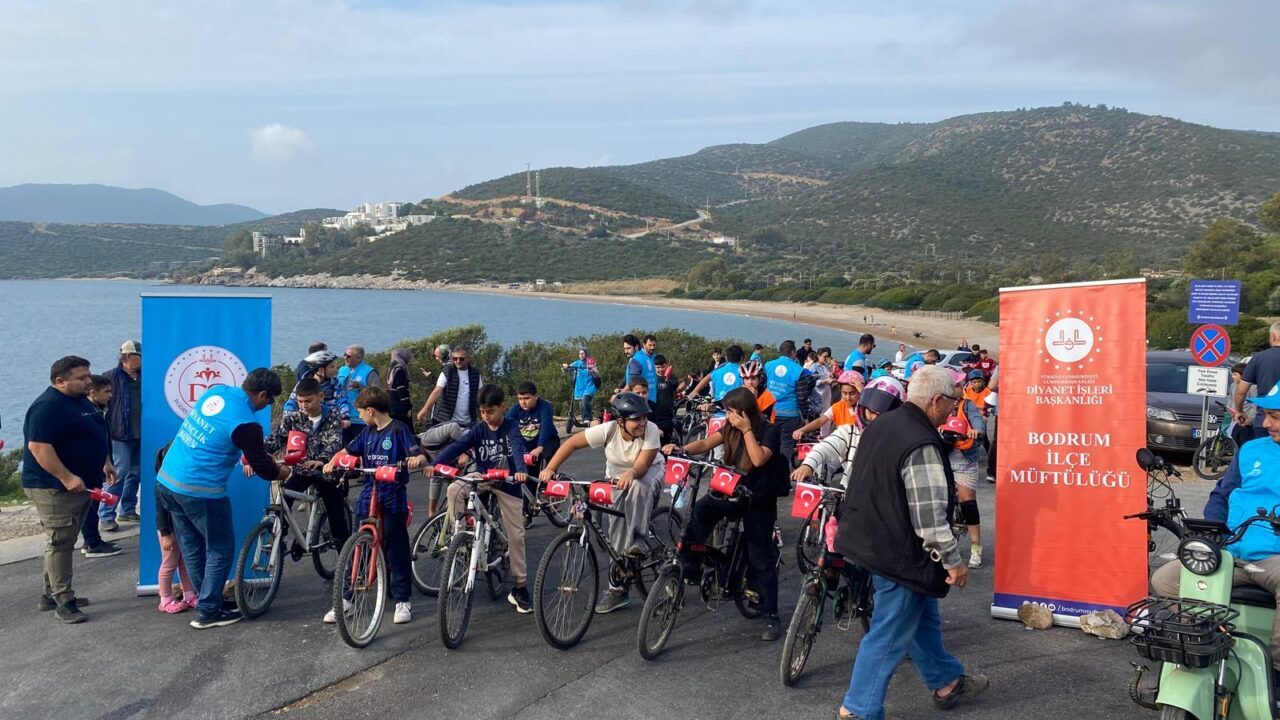 MUĞLA (AA) – Muğla'nın Bodrum ilçesinde "Pedal çevir, adım at"