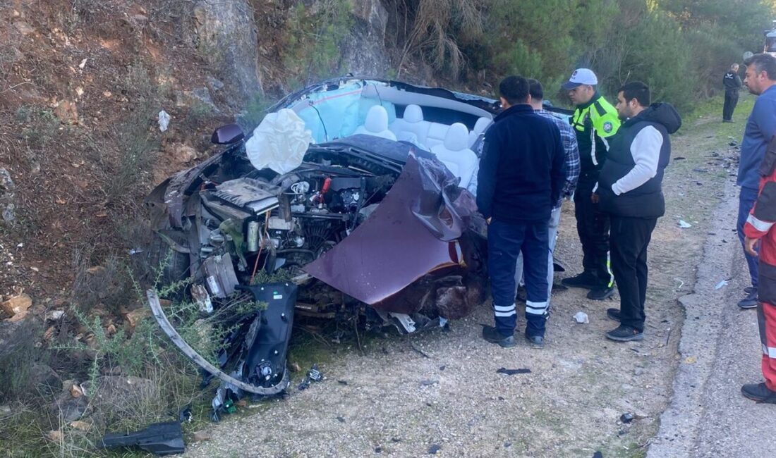 MUĞLA (AA) – Muğla'nın Bodrum ilçesinde, tırla otomobilin çarpışması sonucu