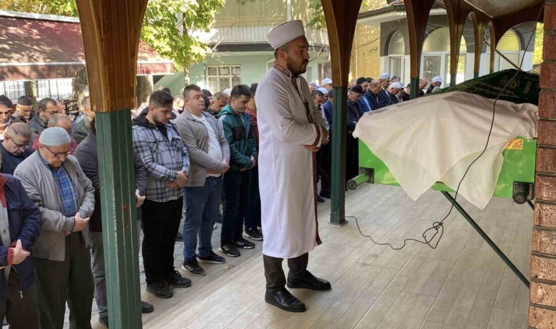 Eskişehir’de bıçakla boynu kesilmiş halde ölü bulunan 70 yaşındaki kadın