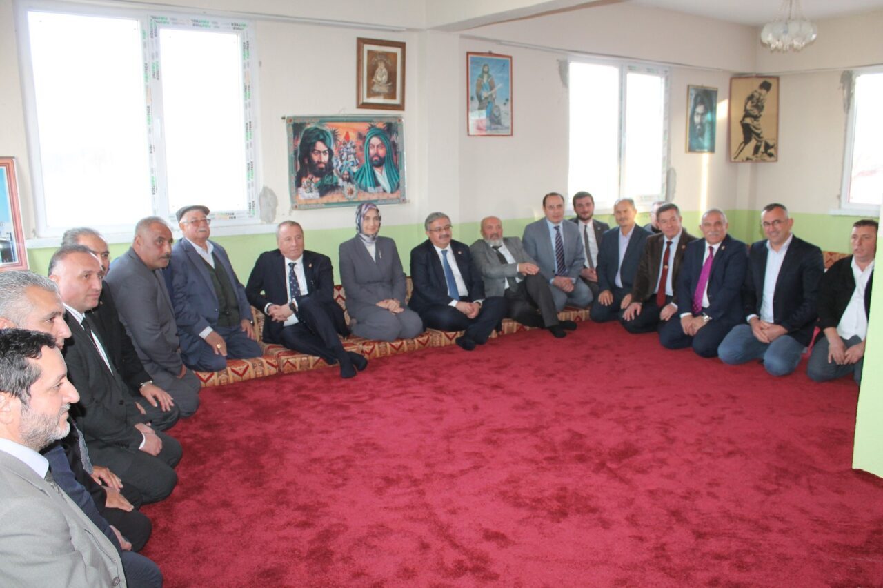 AFYONKARAHİSAR (AA) – Afyonkarahisar'ın Çay ilçesinde yapımı tamamlanan cemevinin açılışı