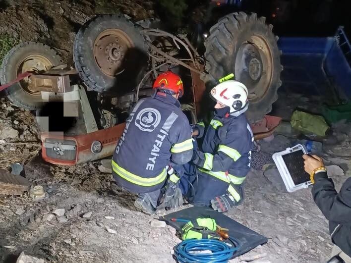 DENİZLİ (AA) – Denizli'nin Pamukkale ilçesinde traktörün devrilmesi sonucu karı
