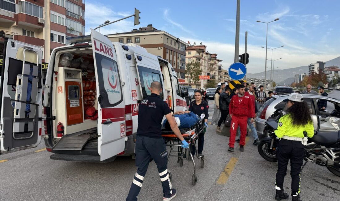 DENİZLİ (AA) – Denizli'nin Pamukkale ilçesinde otomobille motosikletin çarpıştığı kazada