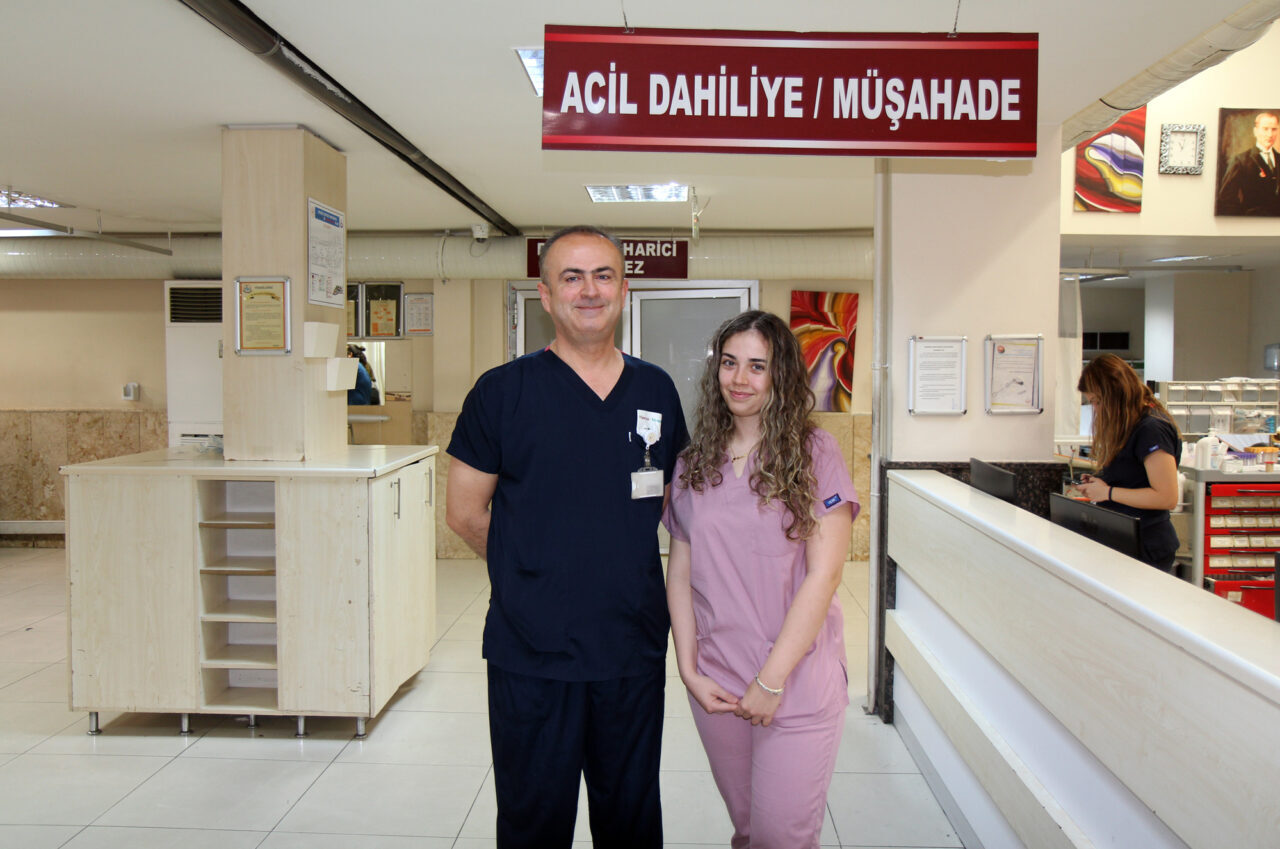 - Doktor Zeliha Dağlıoğlu:
"Evde iyi bir baba kız ilişkimiz var,