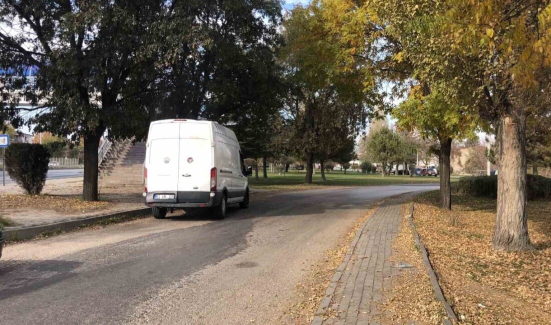 Eskişehir’de polisin ‘Dur’ ikazına uymayan çekme belgeli panelvan aracın sürücüne