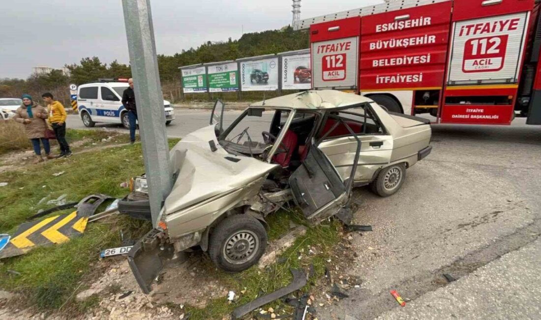Eskişehir’de bir aracın otomobile çarptığı kazada 2 kişi yaralandı. Kaza,