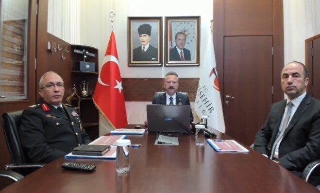 Eskişehir Ekim Ayı Güvenlik Bilgilendirme Toplantısı’nda konuşan Vali Hüseyin Aksoy,