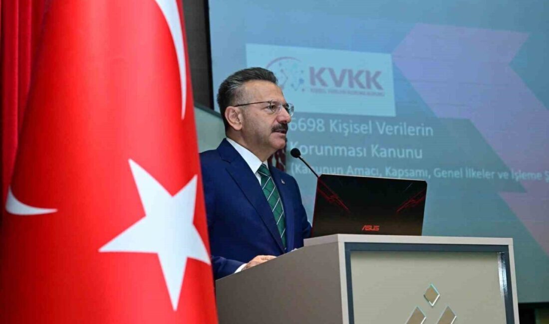 Eskişehir’de ’Kişisel Verileri Koruma’ toplantısında konuşan Vali Hüseyin Aksoy, “Bireylerin