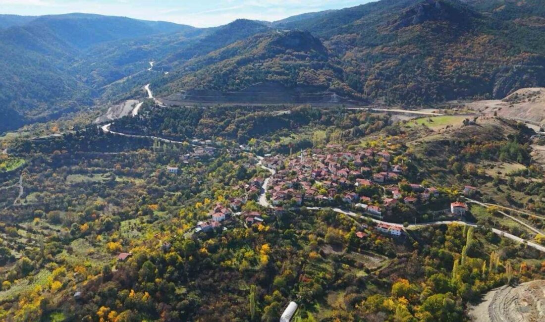 Eskişehir’in Sarıcakaya ilçesinde sonbaharın gelmesiyle sarı, kahverengi ve kızılın tonlarına