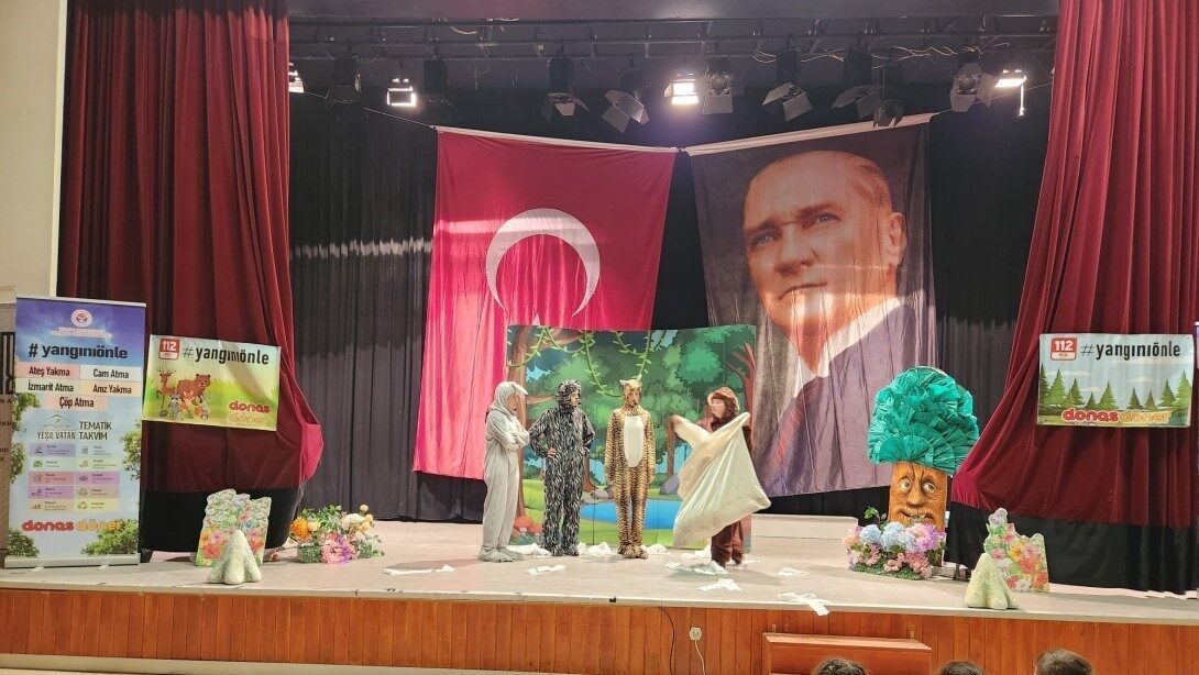 Eskişehir’de çocuklar tarafından sahnelenecek olan ’Madagaskar Sihirli Orman’ isimli tiyatro