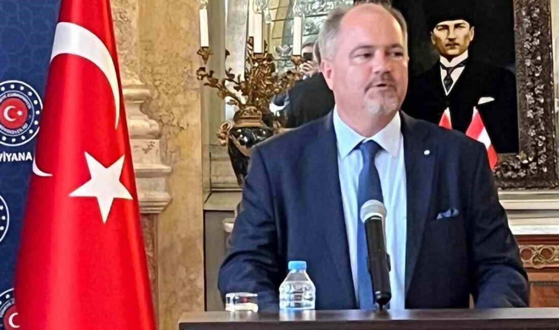 Eskişehir Osmangazi Üniversitesi (ESOGÜ) Hukuk Fakültesi öğretim üyesi Prof. Dr.