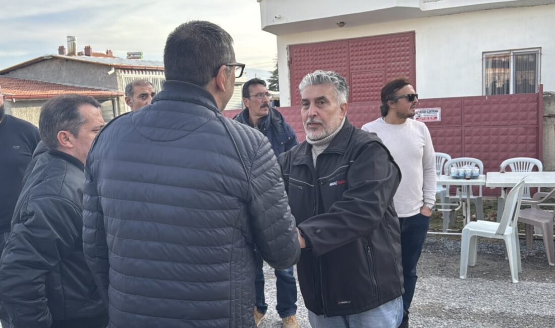 - Afyonkarahisar'da taziyeleri kabul eden Yılmaz Böcek:
- "Vatanını çok seviyordu.