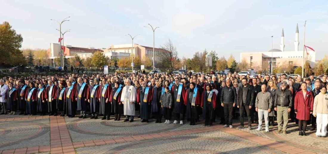 Cumhuriyetimizin kurucusu Büyük Önder Gazi Mustafa Kemal Atatürk, ölümünün 87.