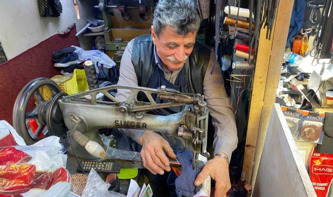 Soğuk havaların gelmesiyle vatandaşların kışlık ayakkabı telaşı başladı. Tamirci esnafı,