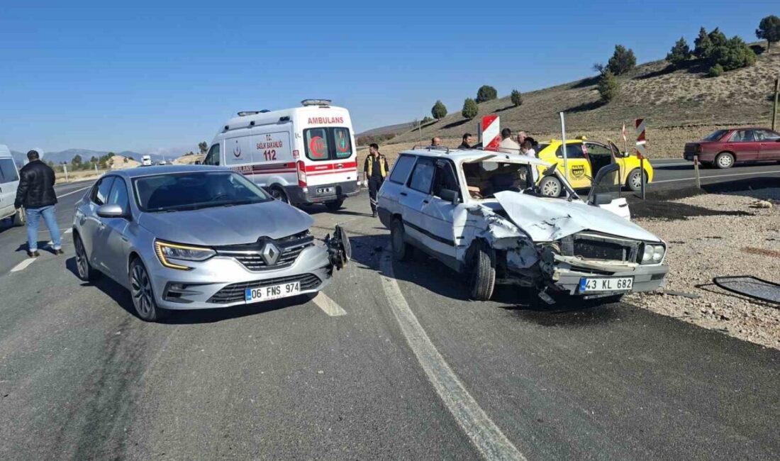 Kütahya’nın Hisarcık ilçesinde, iki otomobilin çarpışması sonucu meydana gelen trafik