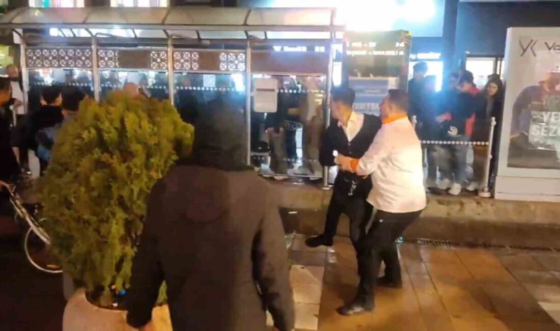 Eskişehir’de cadde üzerinde iki grup genç arasında çıkan kavgaya olayı