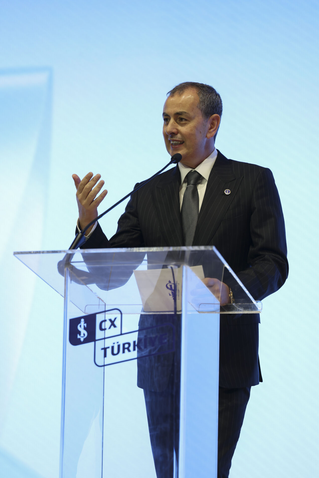 - İş Bankası Genel Müdürü Hakan Aran:
- "Müşterinize kendisini özel