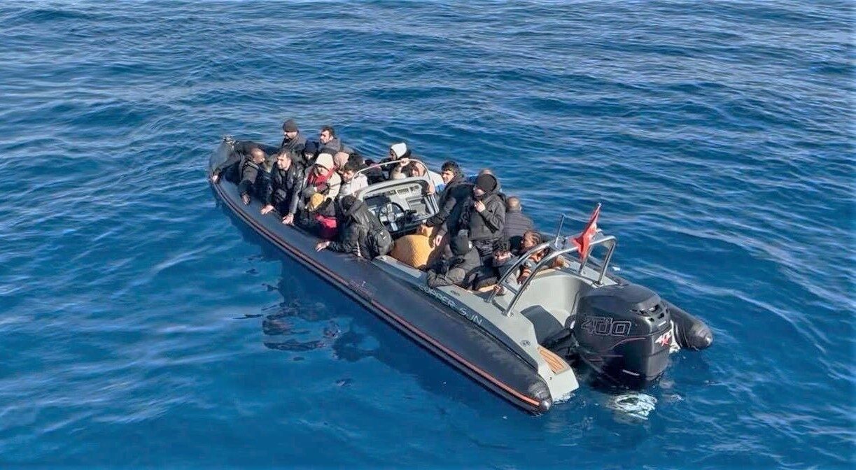 - Göçmen kaçakçılığı iddiasıyla 2 şüpheli gözaltına alındı