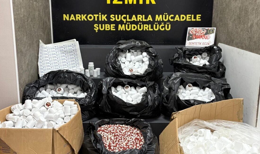İZMİR (AA) – İzmir'de düzenlenen operasyonda 316 bin 760 uyuşturucu
