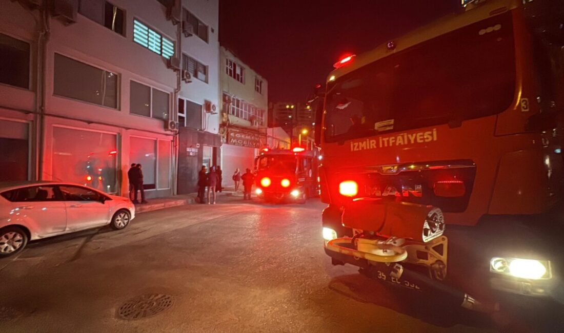 İZMİR (AA) – İzmir'in Bornova ilçesinde baskı atölyesinde çıkan yangın