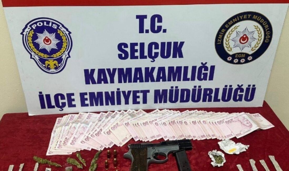 İZMİR (AA) – İzmir'in Selçuk ilçesinde uyuşturucu operasyonunda gözaltına alınan