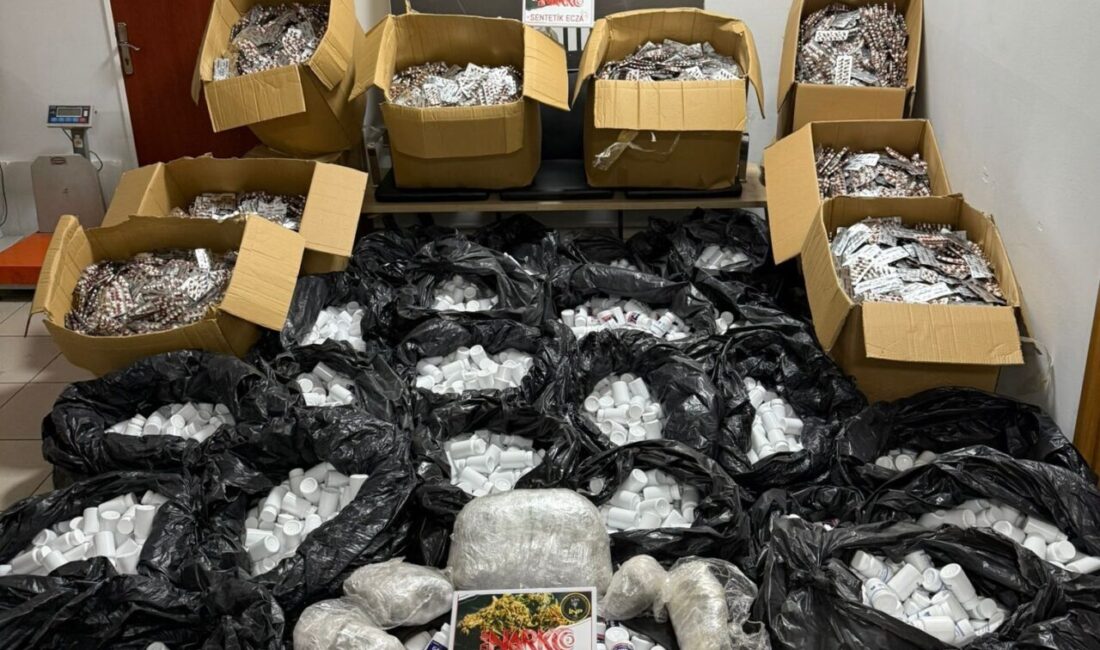 - Depoda 550 bin 32 uyuşturucu hap, 4 kilo 358
