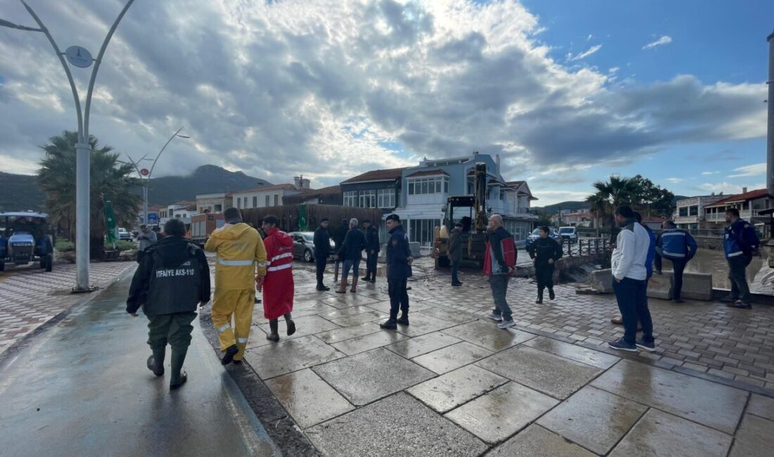İZMİR (AA) – İzmir'in Foça ilçesinde etkili olan sağanak nedeniyle