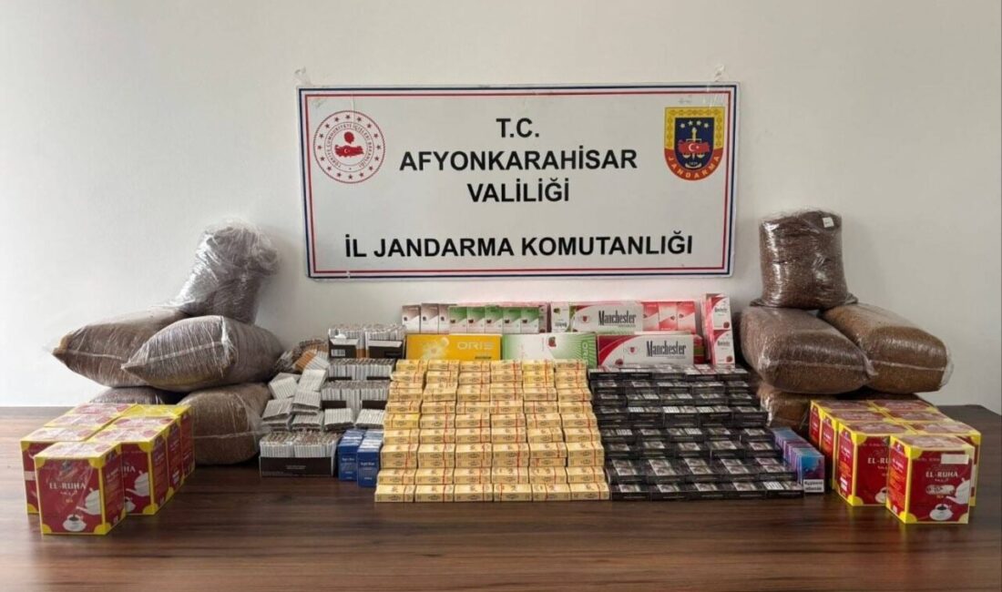 Afyonkarahisar’da Jandarma tarafından bir iş yerine yapılan baskında kaçak sigara