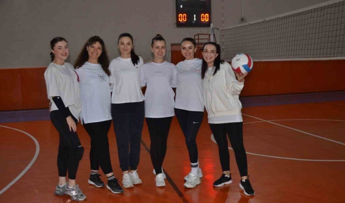 Kütahya’nın Tavşanlı ilçesindeki Handegül Anaokulu’nun tamamen kadın öğretmenlerden oluşan takımı,